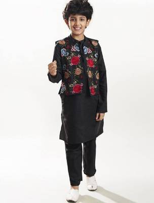 Boys floral embrodied mandarin collar kurta with pyjamas & nehru jacket 1