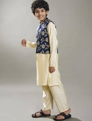 Boys solid kurta with pyjama & nehru jacket 1