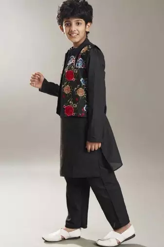 Boys floral embrodied mandarin collar kurta with pyjamas & nehru jacket