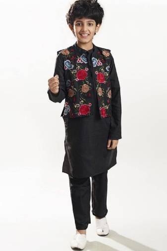 Boys floral embrodied mandarin collar kurta with pyjamas & nehru jacket
