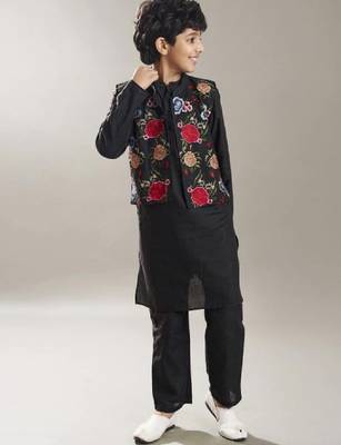 Boys floral embrodied mandarin collar kurta with pyjamas & nehru jacket 4