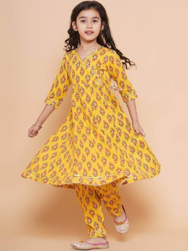 Girls ethnic motifs printed gotta patti pure cotton kurta with trousers