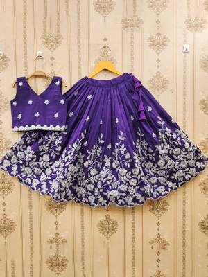 Girls embroidered zari work silk ready to wear lehenga & blouse 1