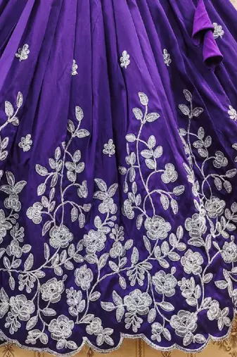 Girls embroidered zari work silk ready to wear lehenga & blouse