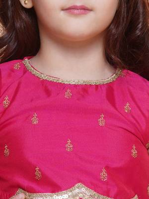 Girls embroidered ready to wear lehenga & blouse with dupatta 2