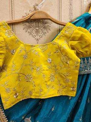 Tie and dye gajraj thread work embroidered silk lehenga choli with dupatta 4