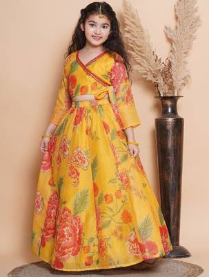 Girls printed v-neck sequinned ready to wear lehenga & blouse 1