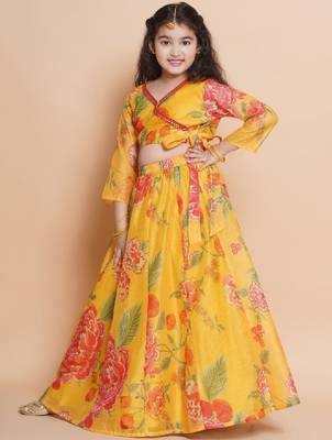 Girls printed v-neck sequinned ready to wear lehenga & blouse 2