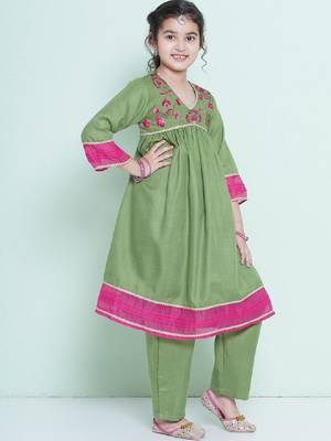 Girls floral embroidered anarkali kurta with trousers & dupatta 3