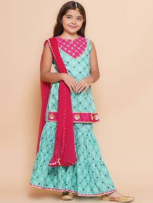 Girls ethnic motifs printed gotta patti straight kurti set 1