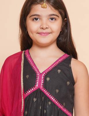 Girls ethnic motifs printed empire sequinned pure cotton kurta with sharara 2