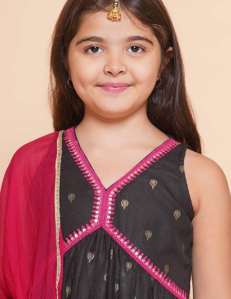 Girls ethnic motifs printed empire sequinned pure cotton kurta with sharara