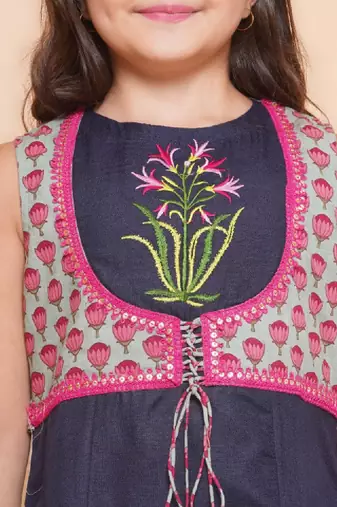 Girls floral printed regular sequinned pure cotton kurta with sharara