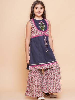 Girls floral printed regular sequinned pure cotton kurta with sharara 3