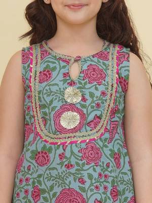 Girls ethnic motifs printed panelled gotta patti pure cotton kurta with sharara 2