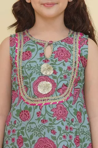 Girls ethnic motifs printed panelled gotta patti pure cotton kurta with sharara