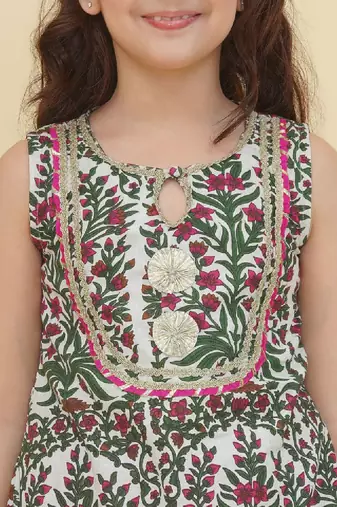 Girls ethnic motifs printed regular gotta patti pure cotton kurta with sharara