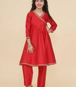 Girls floral yoke design v-neck zari angrakha kurta with trousers