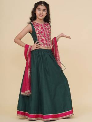 Girls embroidered thread work ready to wear lehenga & blouse with dupatta 3
