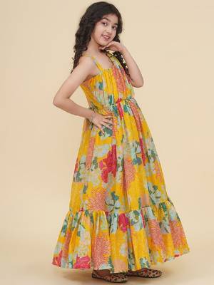 Girls round neck floral print fit & flare dress 3