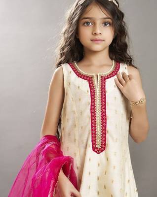 Girls ethnic motifs woven design sequinned kurta with salwar & dupatta 2