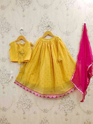 Girls embroidered tie and dye semi-stitched lehenga & blouse with dupatta 3