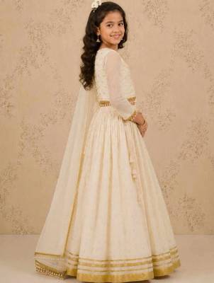 Girls embroidered thread work ready to wear lehenga & blouse with dupatta 3