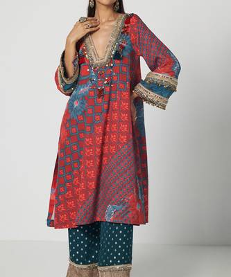Tabasco red embroidered crepe organza and jacquard georgette kurta set 4