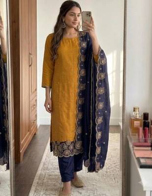Women Embellished Unstitched pack of 1 Dress Material 3
