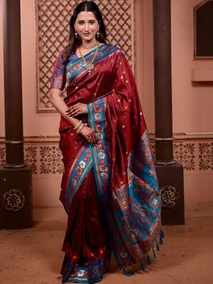 Red classic indian silk rich woven pallu design sarees 1
