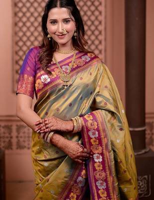 Green classic indian silk rich woven pallu design sarees 3