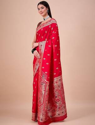 Red woven design zari banarasi saree with unstitched blouse 2