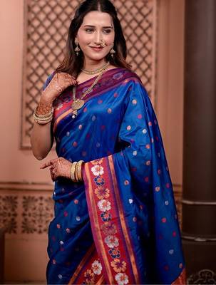 Navy blue classic indian silk rich woven pallu design sarees 2