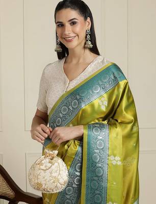 Green ethnic motifs zari banarasi saree 4