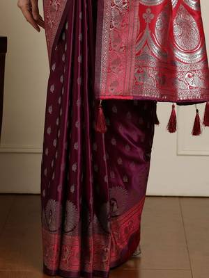 Purple woven design banarssi saree with unstitched blouse 5