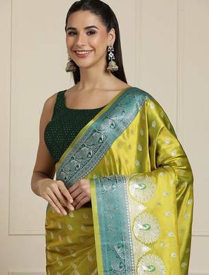 Green woven design banarasi saree with unstitched blouse 4