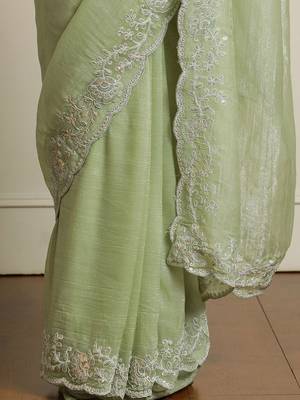 Green woven design floral saree with blouse 5