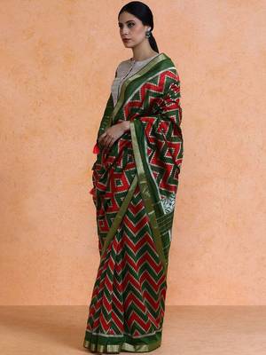 Red woven design saree with blouse 3