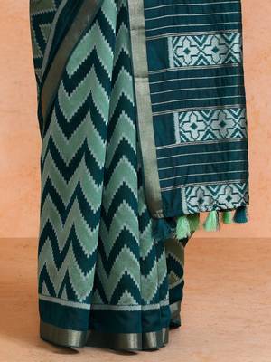 Green woven design saree with blouse 5