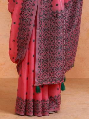 Pink woven design saree with blouse 5