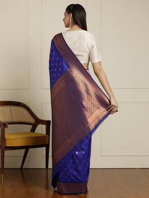 Blue ethnic motifs woven design kanjeevaram saree 3