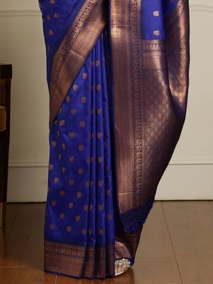 Blue ethnic motifs woven design kanjeevaram saree 5