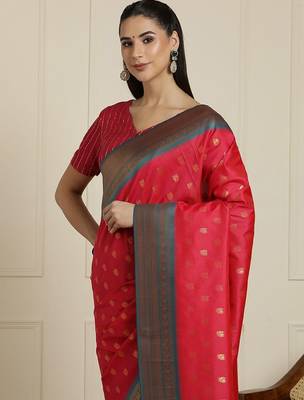 Red ethnic motifs woven design zari kanjeevaram saree 4