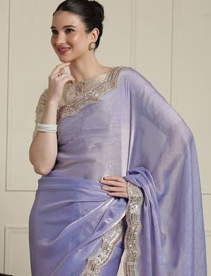 Lavender embellished border saree with unstitched blouse 4