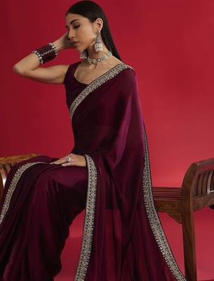 Magenta embellished saree with blouse piece 4