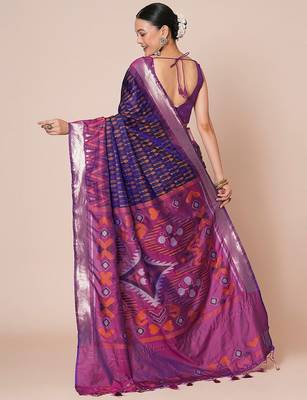 Navy blue woven design pochampally saree with blouse piece 2