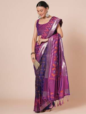 Navy blue woven design pochampally saree with blouse piece 3