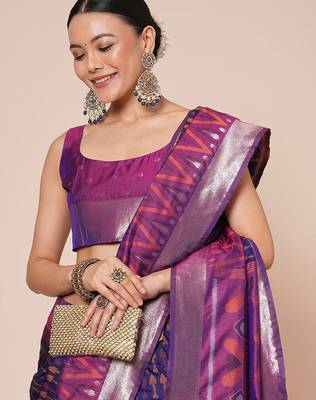 Navy blue woven design pochampally saree with blouse piece 4