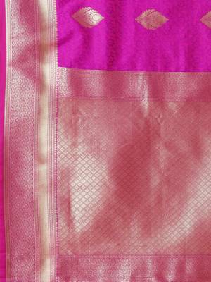 Pink woven design zari banarasi saree 5