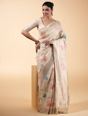 Off white women floral woven design banarasi saree 4
